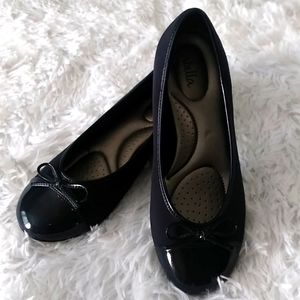 EUC Abella 6.5W navy low wedge with inner support shoes